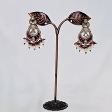 The Jamie Victorian Polish Earring