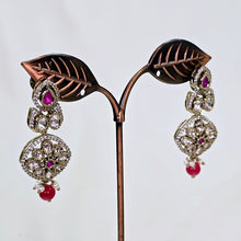 The Jerry Victorian Polish Earring