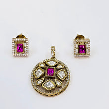 The Davia Victorian Polish Pendant Earring