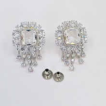 The Delia Whitegold A.D Pendant Earring