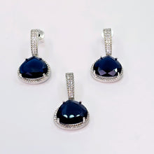 The Anais Whitegold A.D Pendant Earring