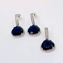 The Anais Whitegold A.D Pendant Earring