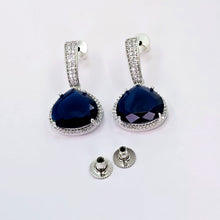 The Anais Whitegold A.D Pendant Earring