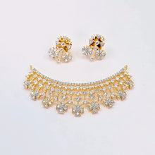 The Orry Yellowgold A.D Pendant Earring (M.S)