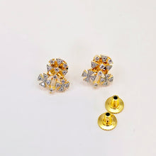 The Orry Yellowgold A.D Pendant Earring (M.S)