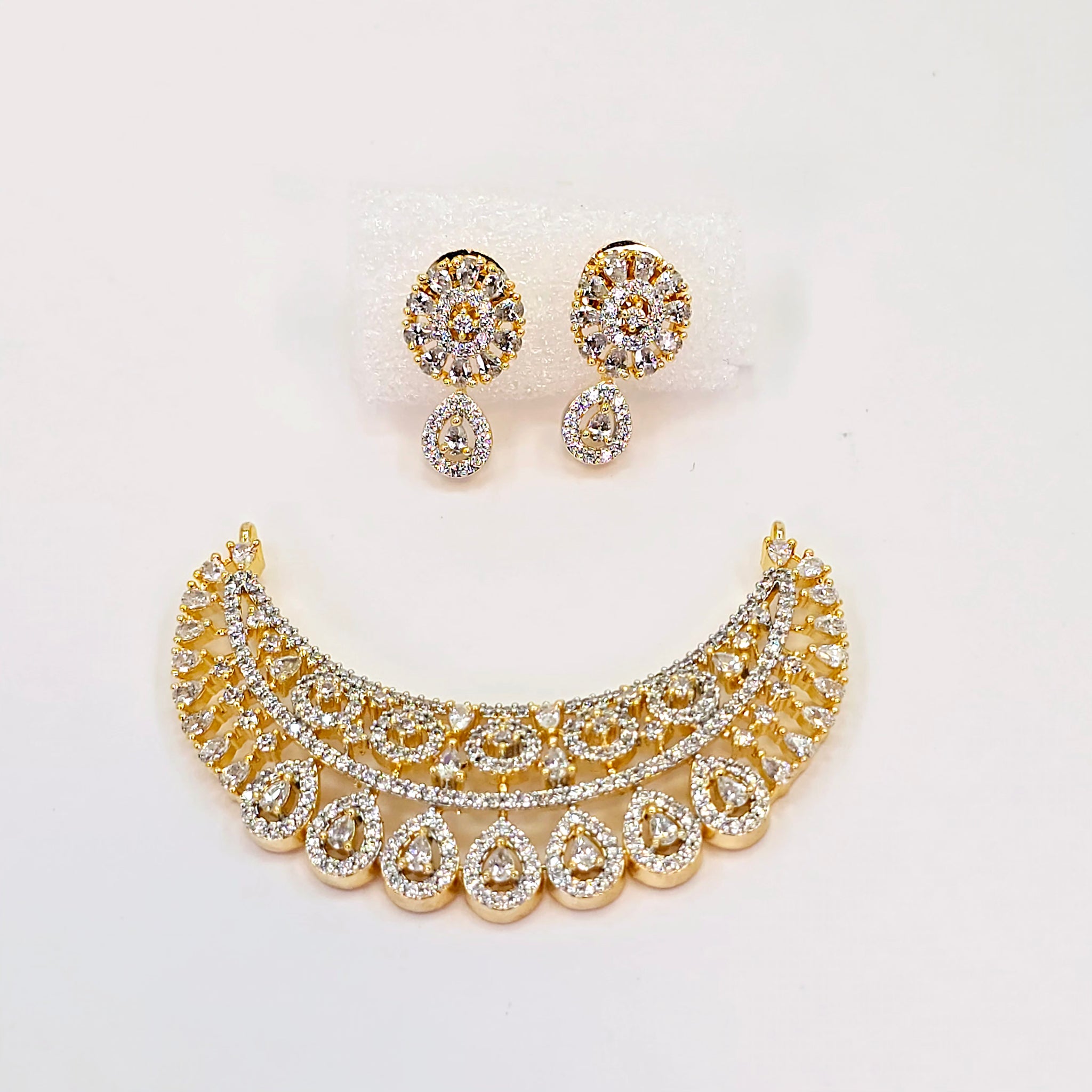 The Adair Yellowgold A.D Pendant Earring (M.S)