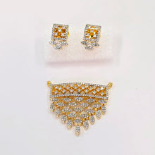 The Anzu Yellowgold A.D Pendant Earring (M.S)