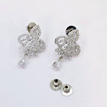 The Balia Whitegold A.D Pendant Earring (M.S)