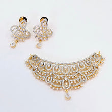 The Alyssa Yellowgold A.D Pendant Earring (M.S)