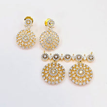 The Aridna Yellowgold A.D Pendant Earring (M.S)