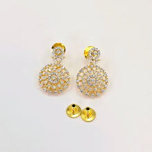 The Aridna Yellowgold A.D Pendant Earring (M.S)