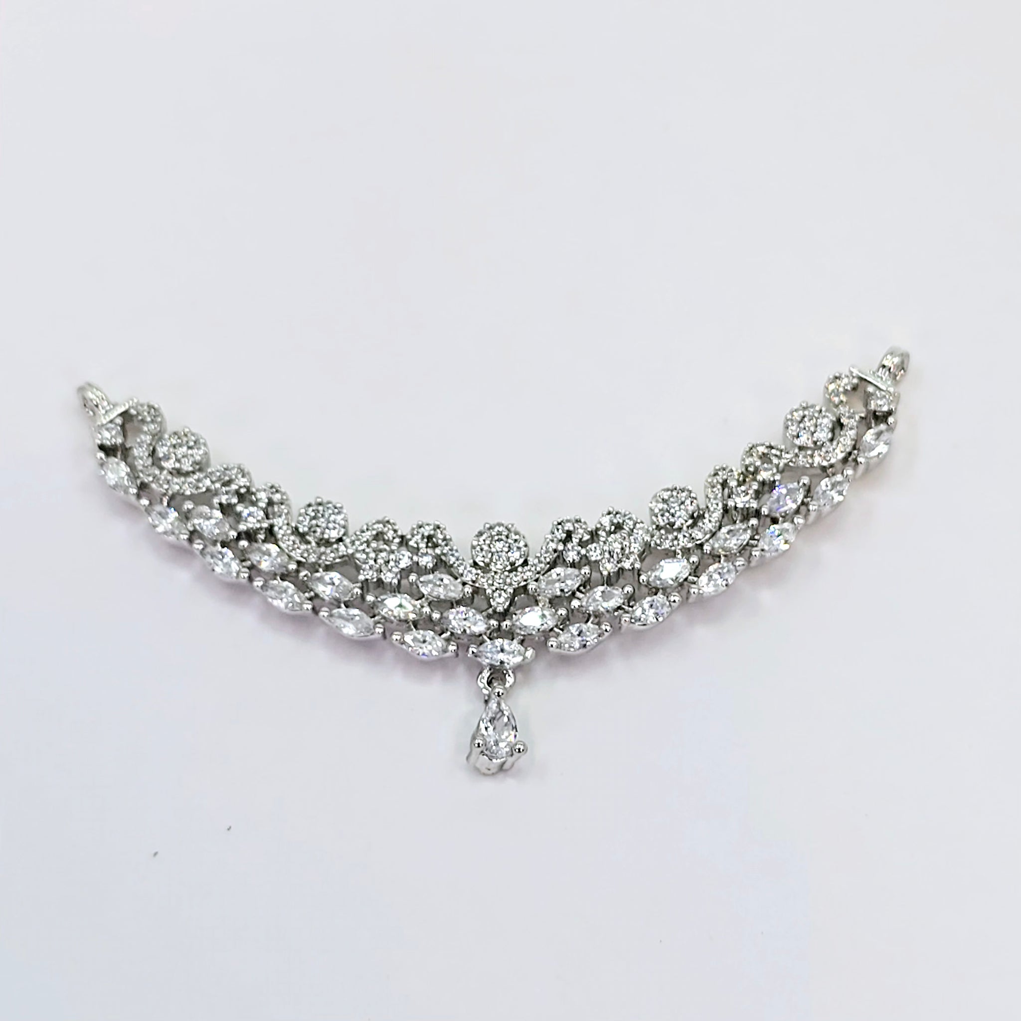 The Riynny Whitegold A.D Pendant Earring (M.S)
