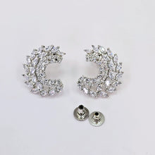 The Denny Whitegold A.D Pendant EArring (M.S)