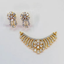 The Denika Yellowgold A.D Pendant Earring (M.S)