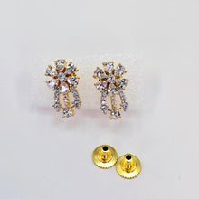 The Denika Yellowgold A.D Pendant Earring (M.S)