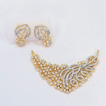 The Dalma Yellowgold A.D Pendant Earring (M.S)