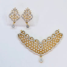 The Dafina Yellowgold A.D Pendant Earring (M.S)