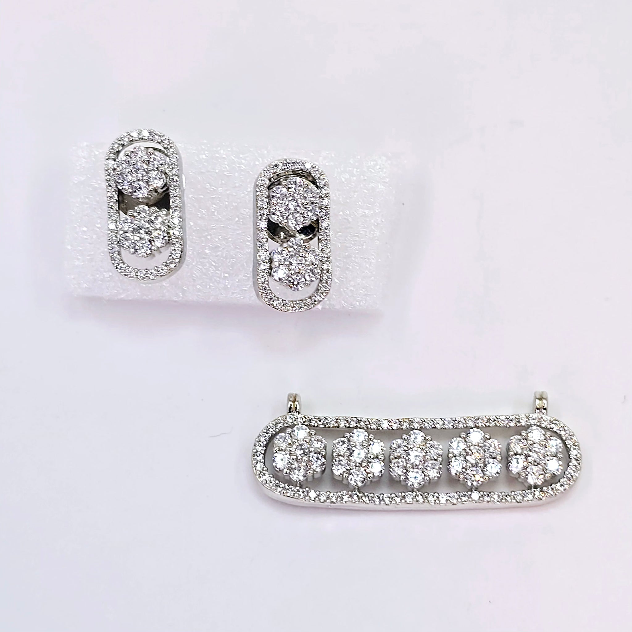 The Deliah Whitegold A.D Pendant Earring(M.S)