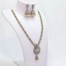 The Bonnie Victorian Polish Necklace