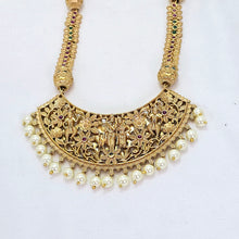 The Mukta Kempu Necklace