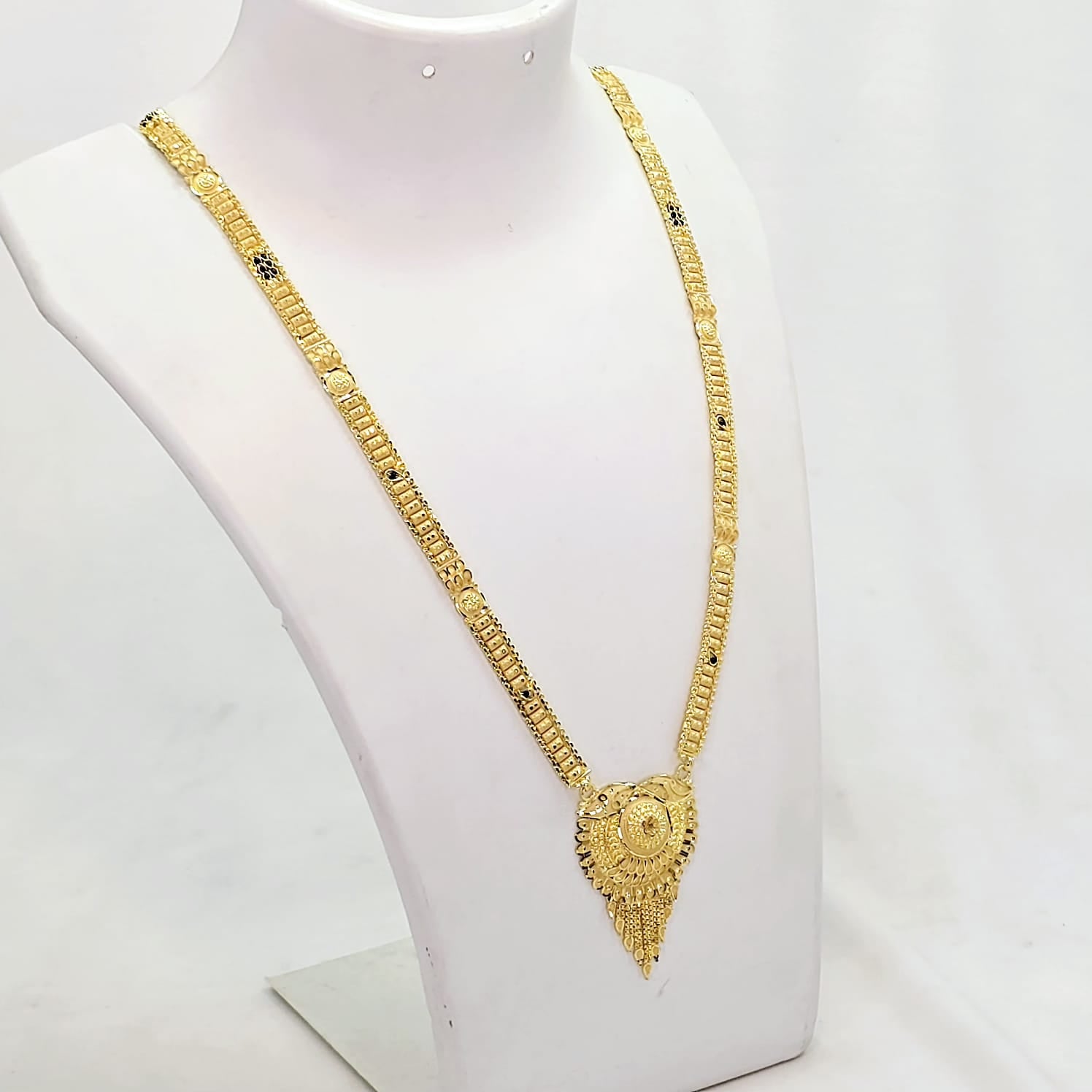 The Adhira Goldforming Mangalsutra