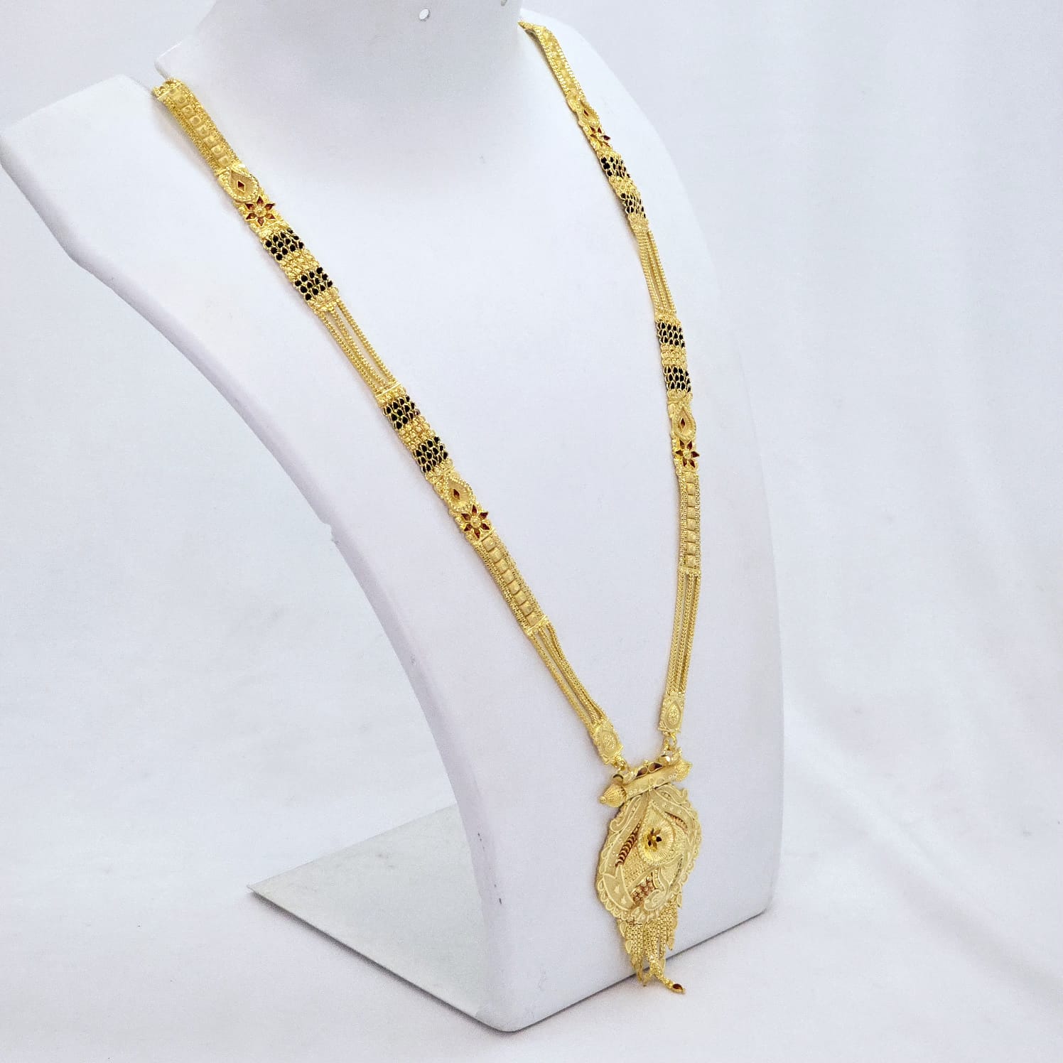 The sakshi Goldforming Mangalsutra