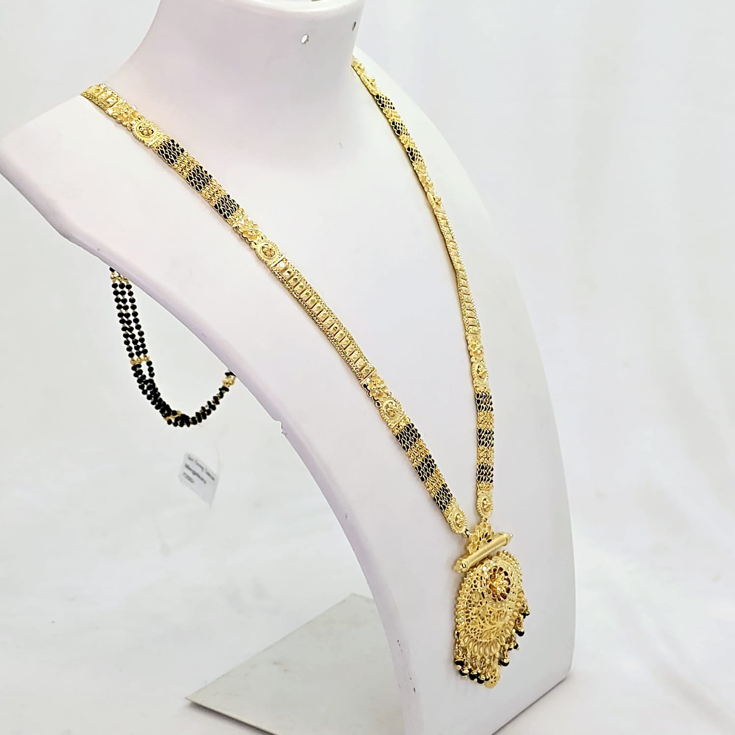 The Grishma Goldforming Mangalsutra