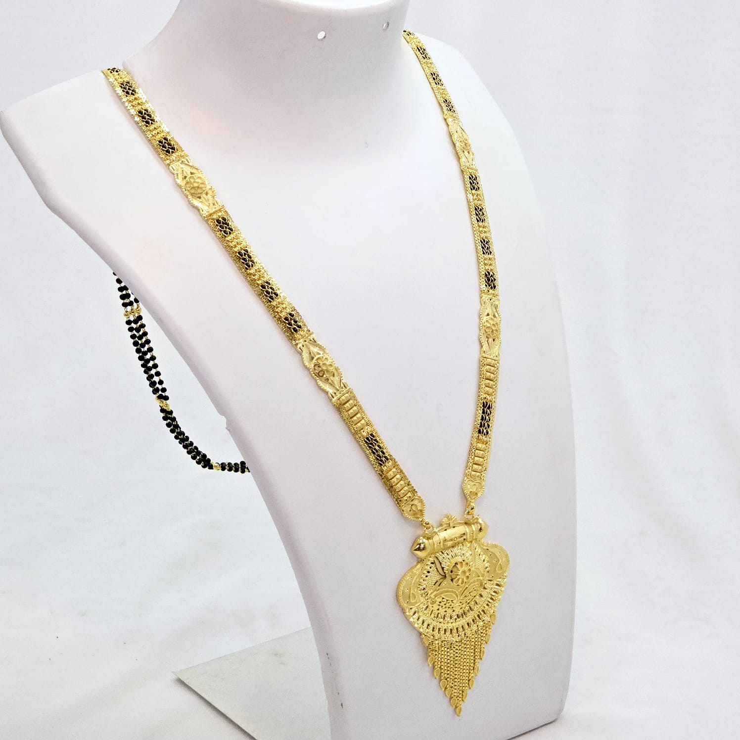 The Anwesha Goldforming Mangalsutra