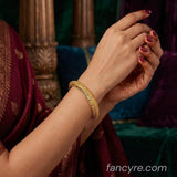 The Ishara Goldforming Bangle