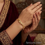 The Kavya Goldforming Bangle