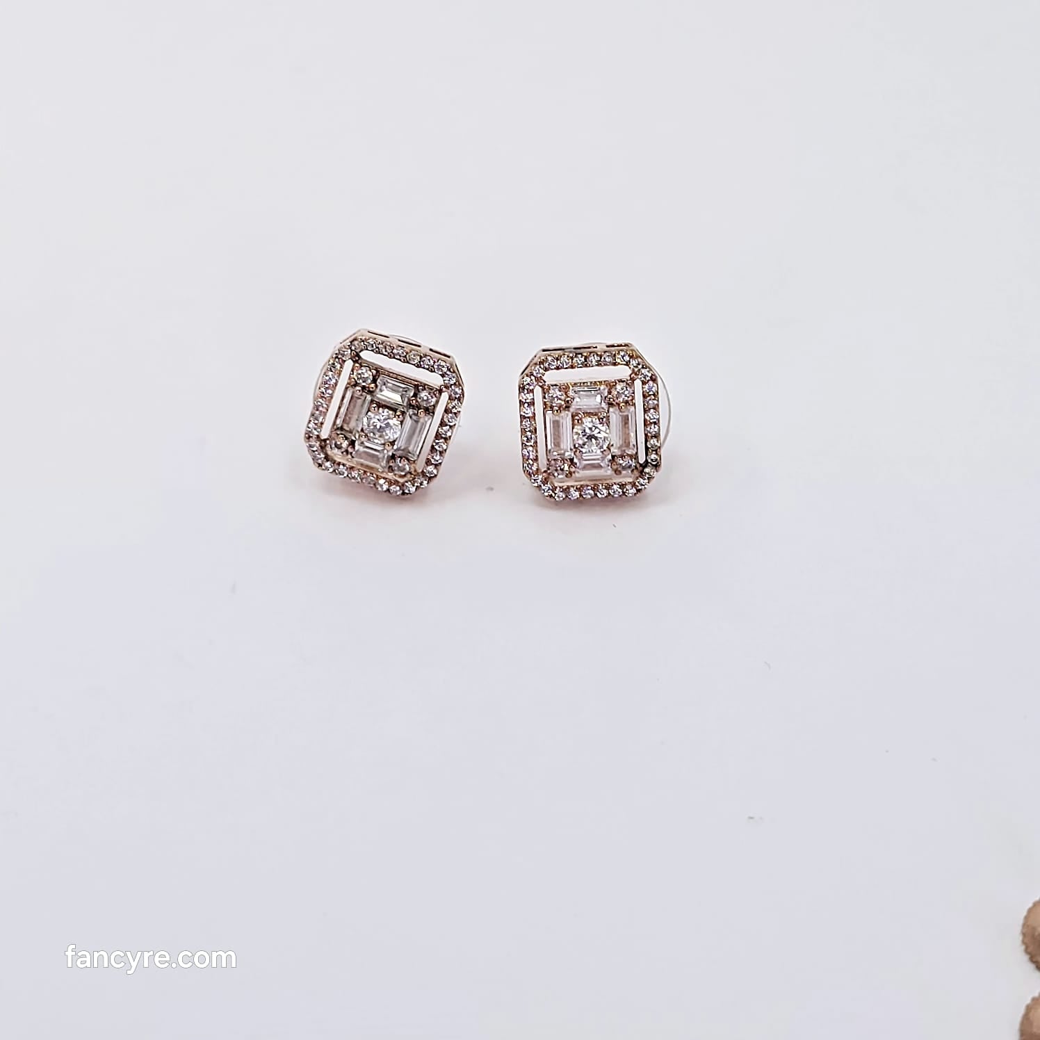 The Zenel Rosegold A.D Earring