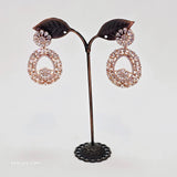The Maniel rosegold A.D Earring
