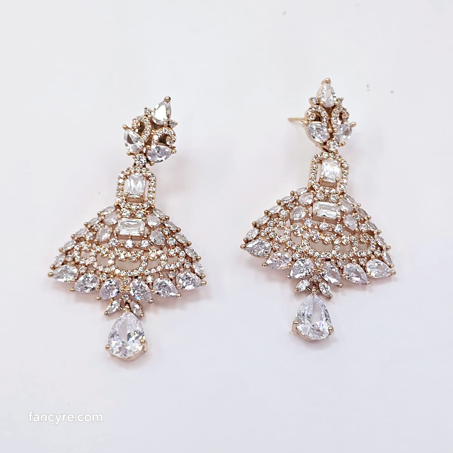 The Elowen Rosegold A.D Earring