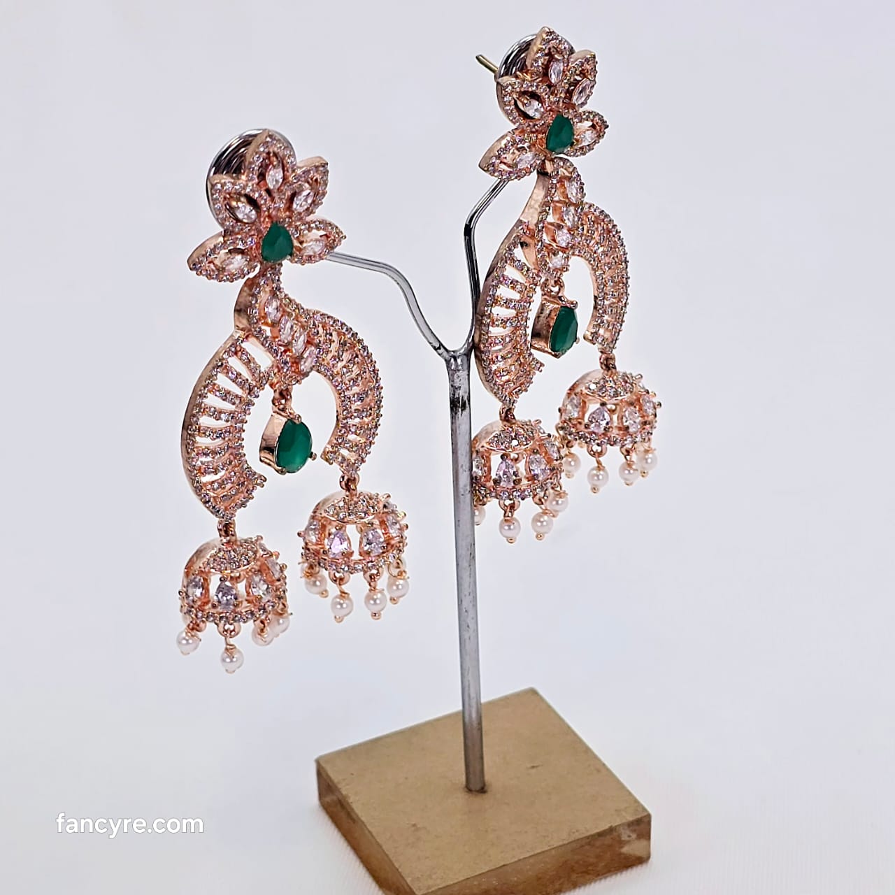 The Willa Rosegold A.D Earring