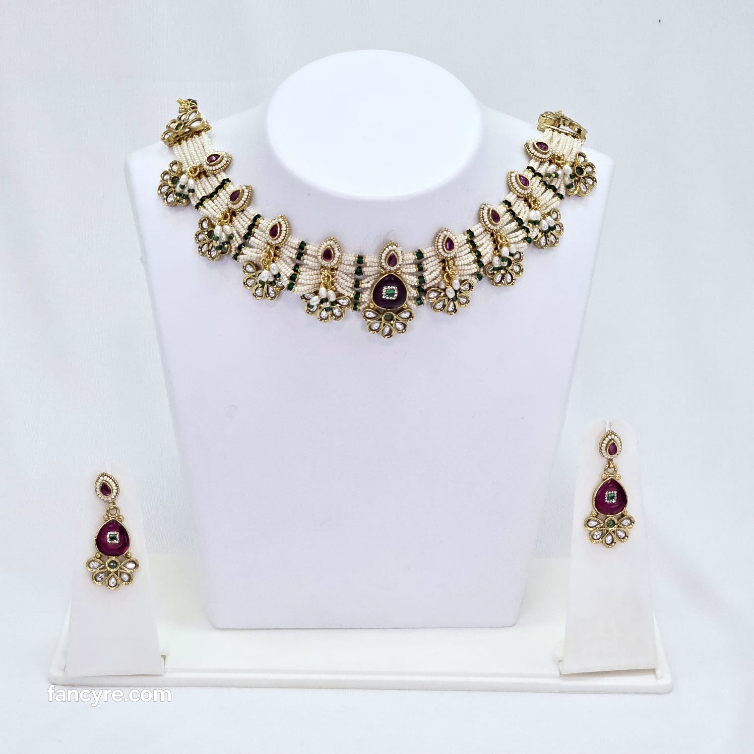 The Viha Rajwadi Necklace