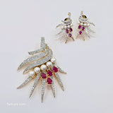 The Oaklyn Yellowgold A.D Pendant Earring