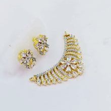 The Denika Yellowgold A.D Pendant Earring (M.S)