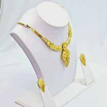The Arpita Goldforming Necklace