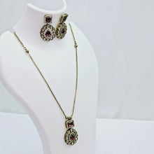 The Jime Victorian Polish Pendant Earring Set