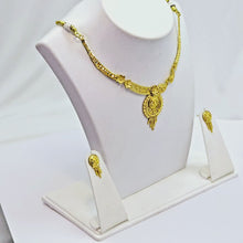 The Avisha Goldforming Necklace