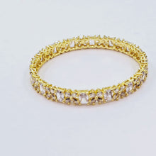 The Delyn Yellowgold A.D Bangle
