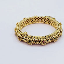 The Grishma Rajwadi Bangle