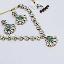 The Aviana Victorian Polish Necklace