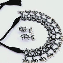 The Peyton Oxidized Necklace