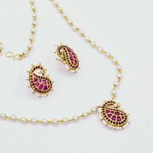 The Evara Kempu Necklace