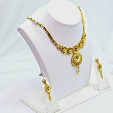 The Karina Goldforming Necklace