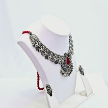 The Illiana Oxidized Necklace