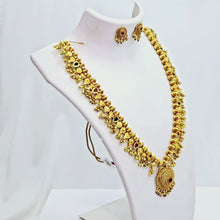 The Ravina Antique Goldforming Saaj