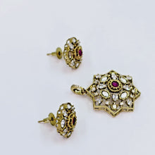 The Daysha Victorian Polish Pendant Earring