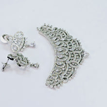 The Balia Whitegold A.D Pendant Earring (M.S)